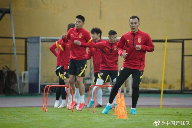 免费国产成高清人在线视频