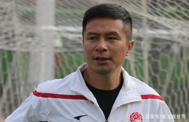 日本老师掀裙子打屁股网